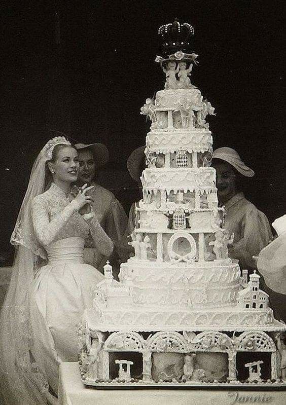 Grace Kelly`nin İkonik Gelinliği