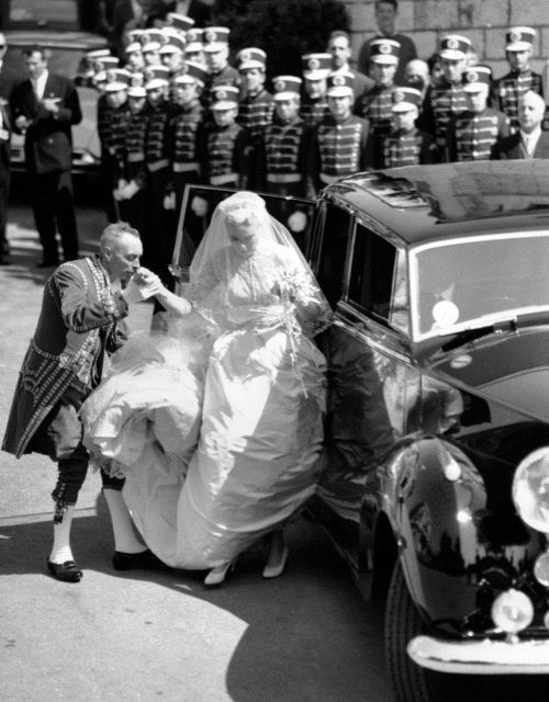 Grace Kelly`nin İkonik Gelinliği