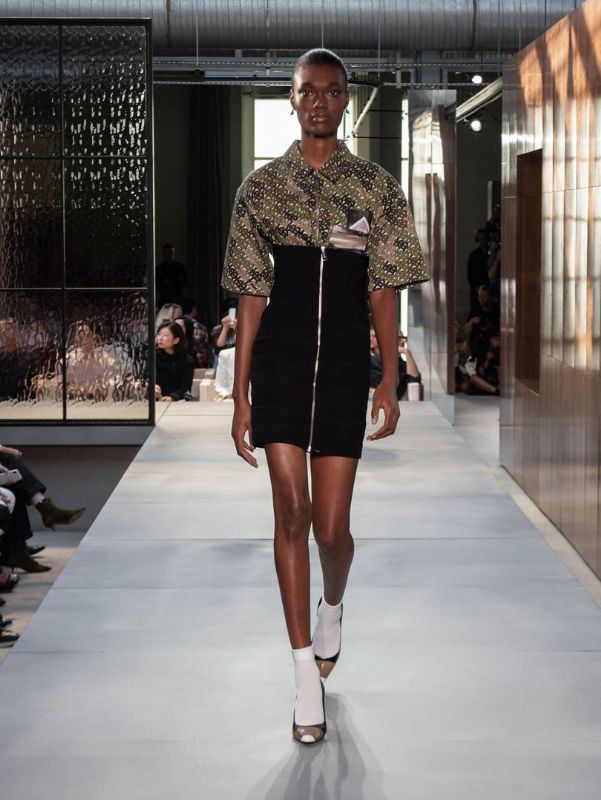 Burberry lkbahar / Yaz 2019 Hazr Giyim Koleksiyonu