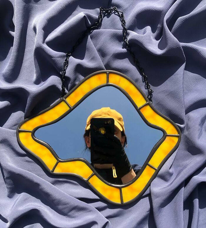 AYNA SELFİELERİ İÇİN RENKLİ DALGALI AYNALAR