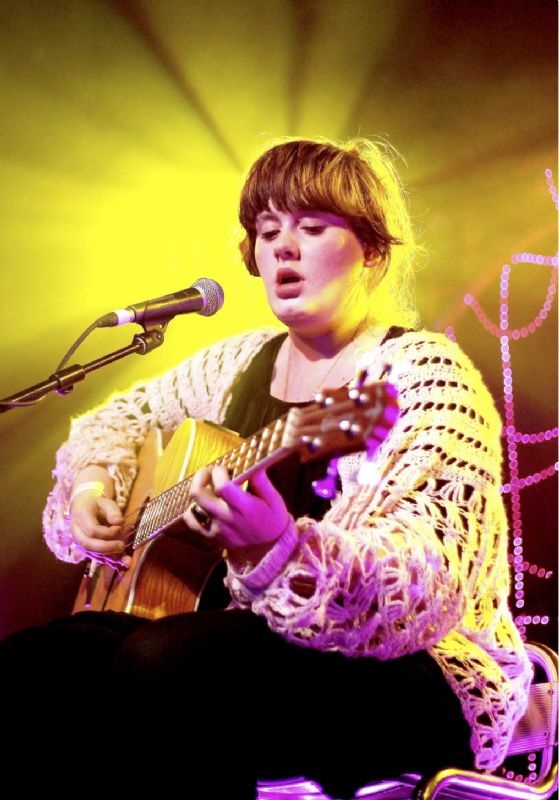ADELE`İN YILLAR İÇİNDE DEĞİŞEN STİLİ