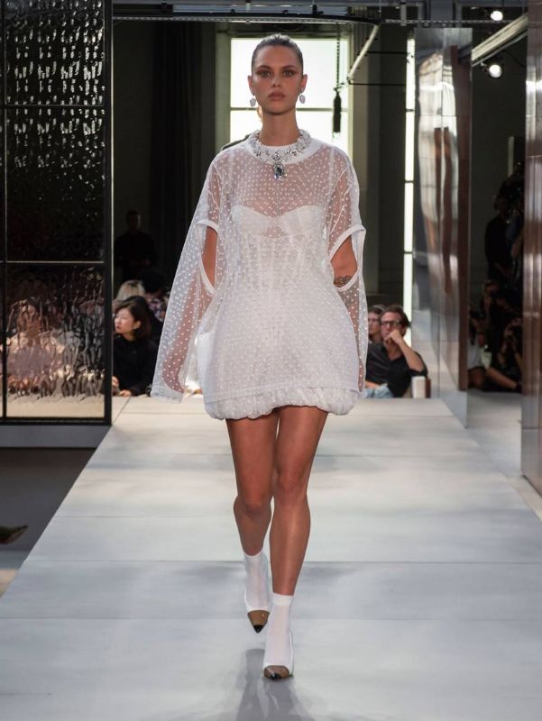 Burberry lkbahar / Yaz 2019 Hazr Giyim Koleksiyonu