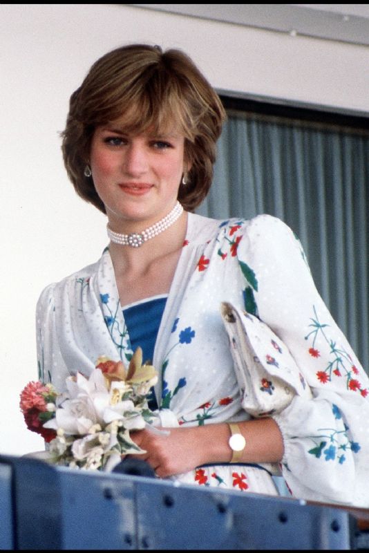ZAMANSIZ TARZLARIYLA HER DÖNEME İLHAM KAYNAĞI OLAN KADINLAR: LADY DİANA