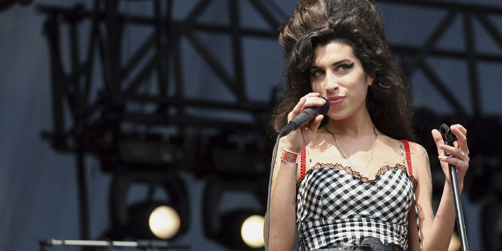 Amy Winehouse`un Eşyaları Satıldı