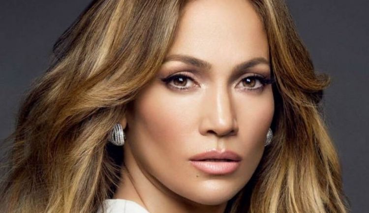 Jeniffer Lopez Moda İkonu Oluyor