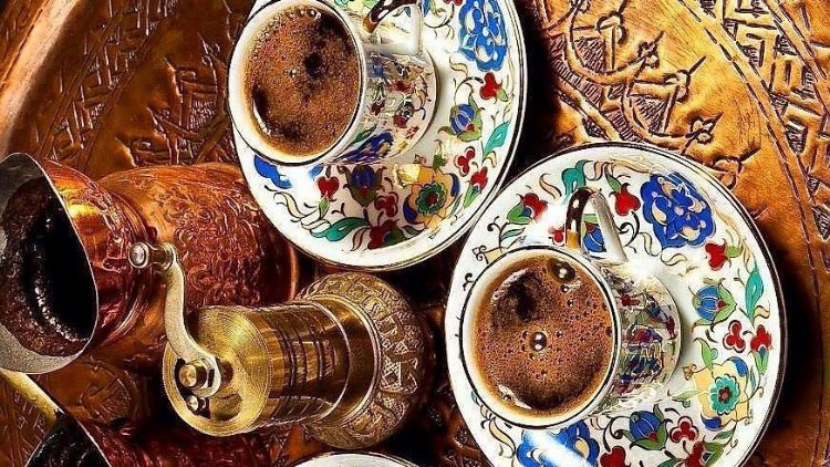 KAHVENİZİ HANGİ ŞAİRLE, HANGİ ŞİİRLE ALIRSINIZ?
